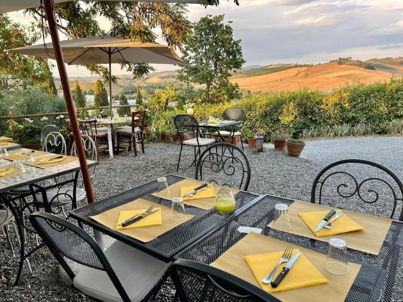 Agriturismo Biofattoria L'Upupa Монтальчино Экстерьер фото