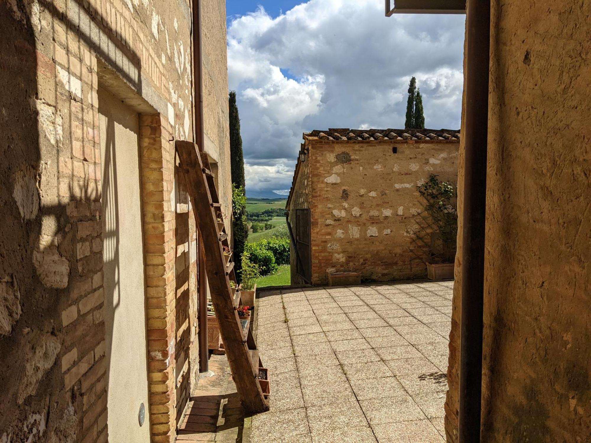 Agriturismo Biofattoria L'Upupa Монтальчино Экстерьер фото